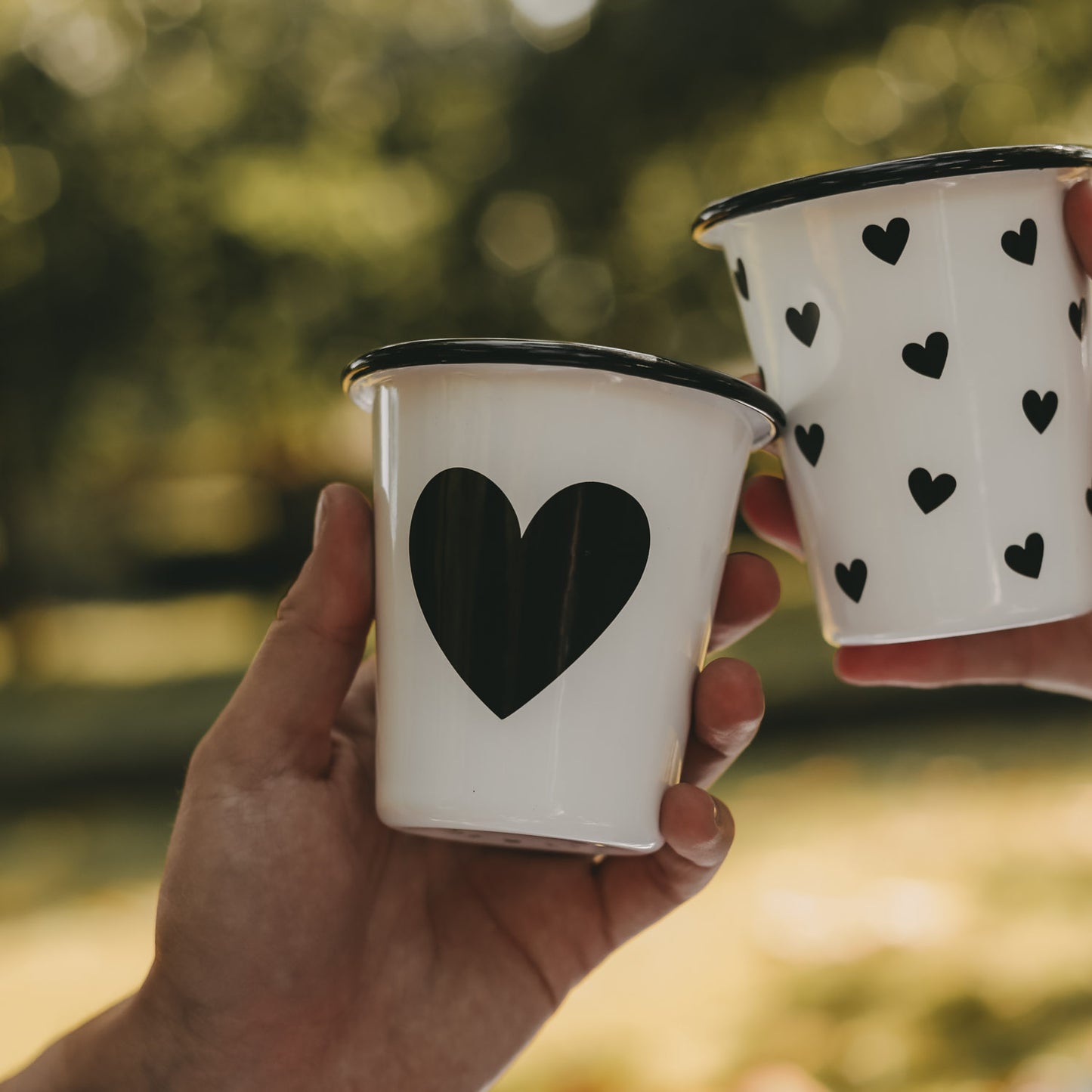 Emaille Becher Herz Reinweiß (VE = 6 Stk)