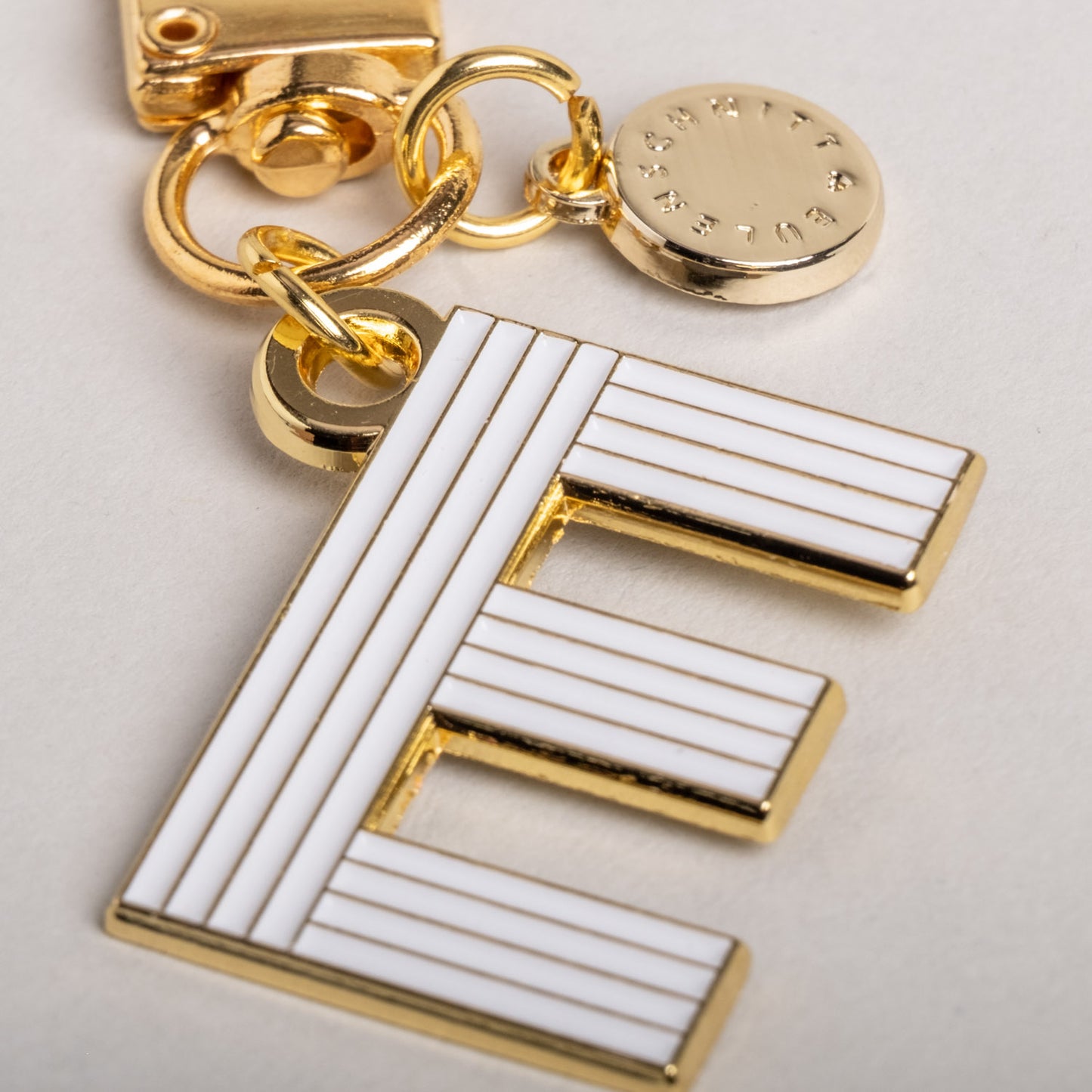 ABC Schlüsselanhänger hellgrau (VE = 6 Stück)