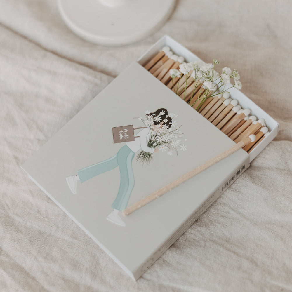 Matches Flower Girl (PU = 8 pcs.)