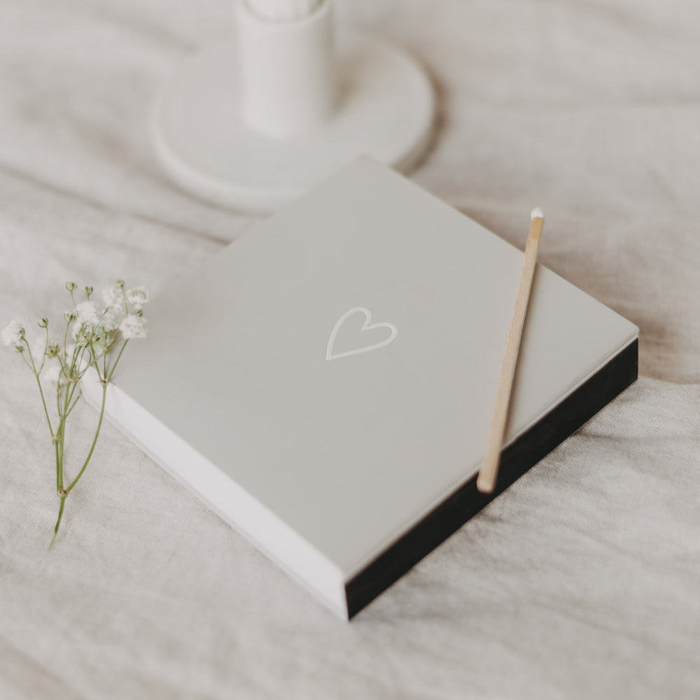 Matches Flower Girl (PU = 8 pcs.)