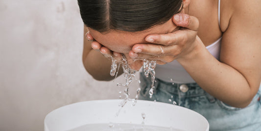 Warum unsere Öle immer auf feuchte Haut aufgetragen werden sollten