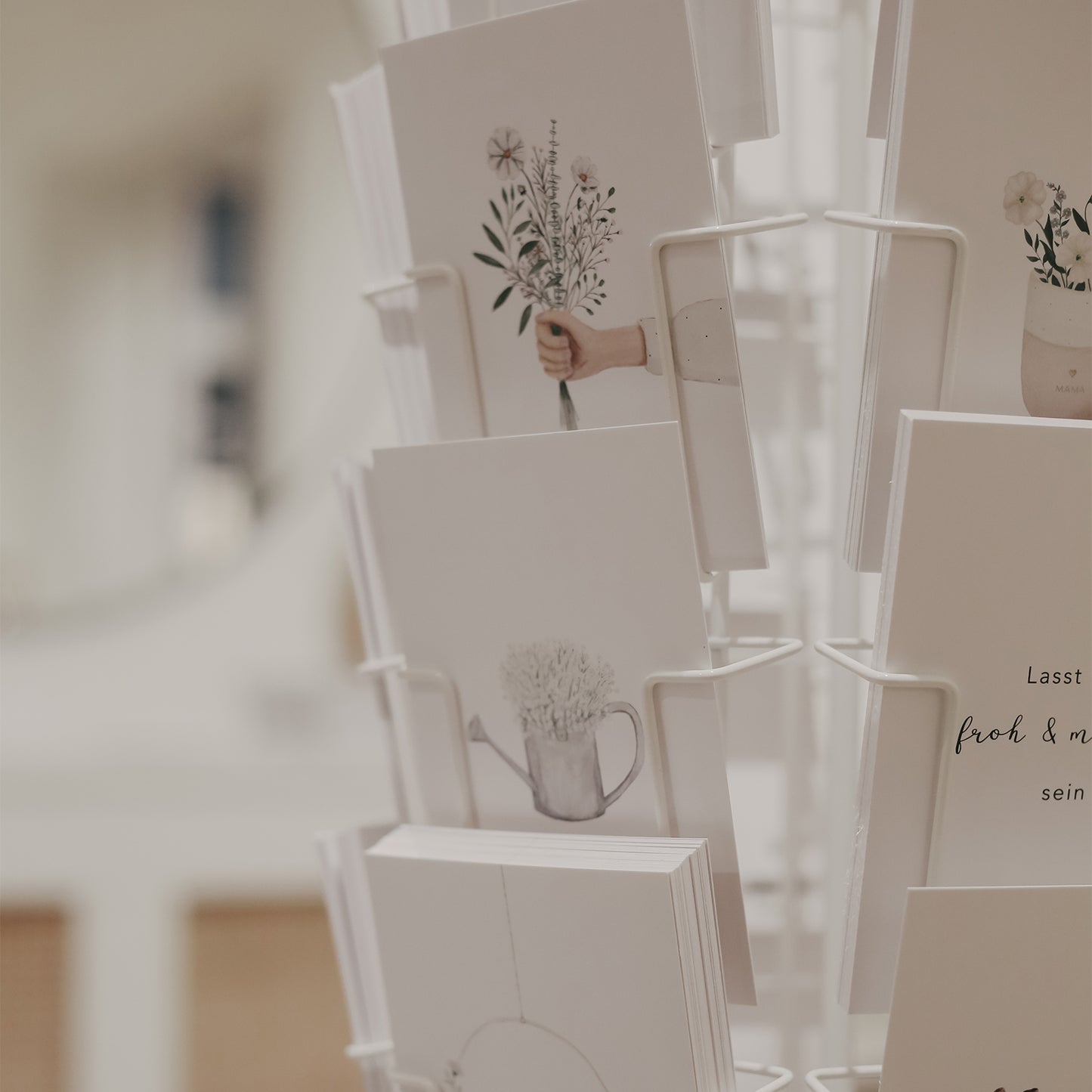 CARD STAND TABLE 30 COMPARTMENTS - Set