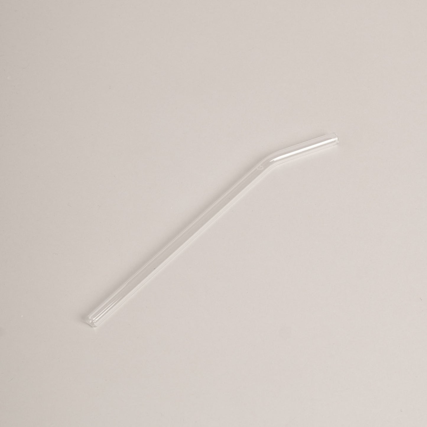 Bent heart transparent glass straws in a set of 4 (VE = 10 sets)