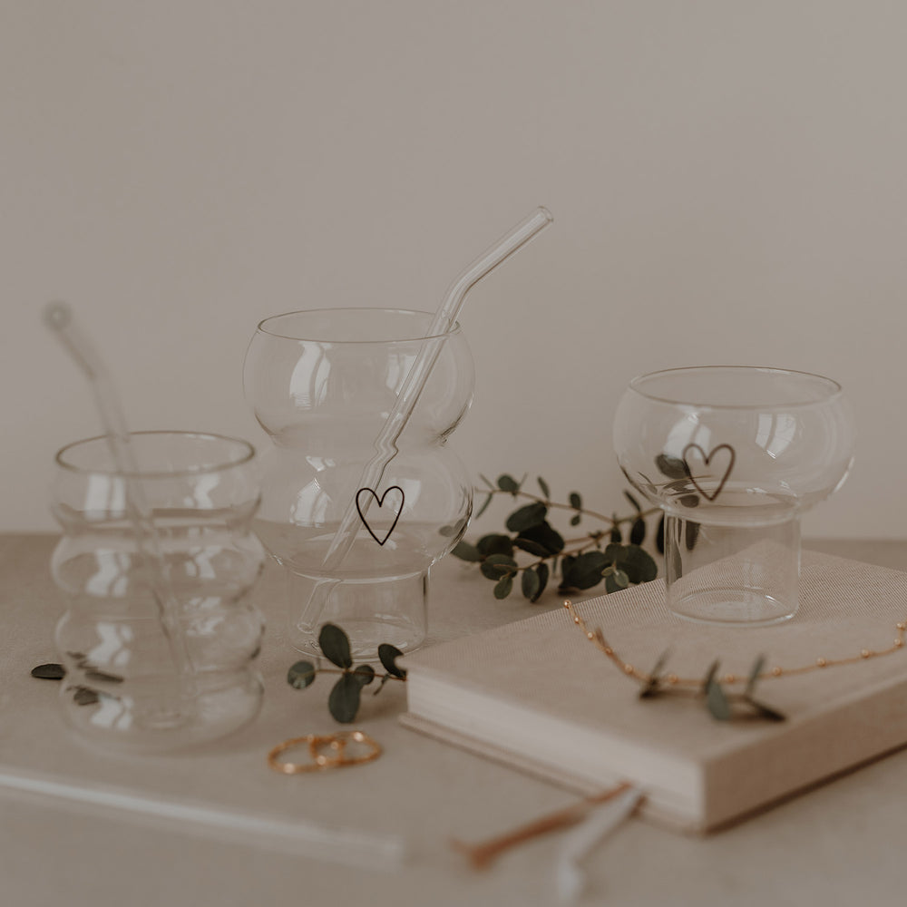 Bent heart transparent glass straws in a set of 4 (VE = 10 sets)