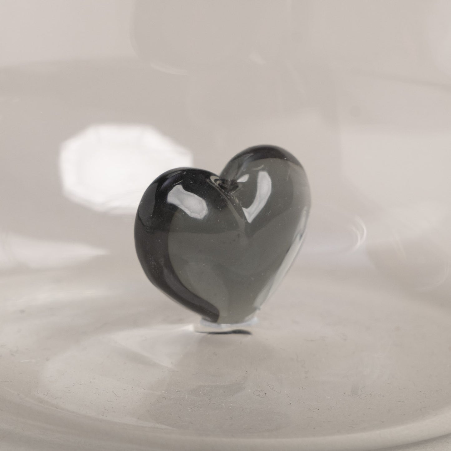 Drinking glass heart shape black (pack = 6 pcs)