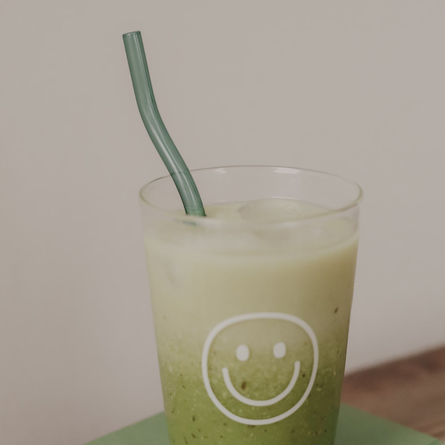 Wavy glass straws 20cm green in 4-piece set (VE = 10 sets)