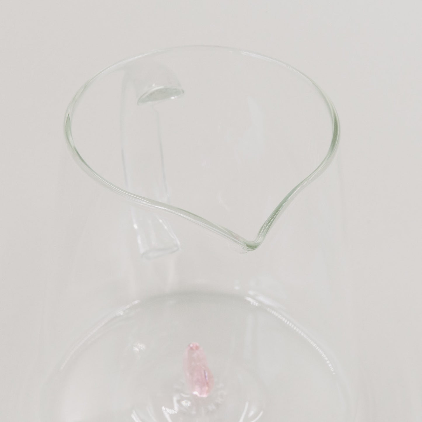 Karaffe Herzfigur rosa (VE = 4 Stk)
