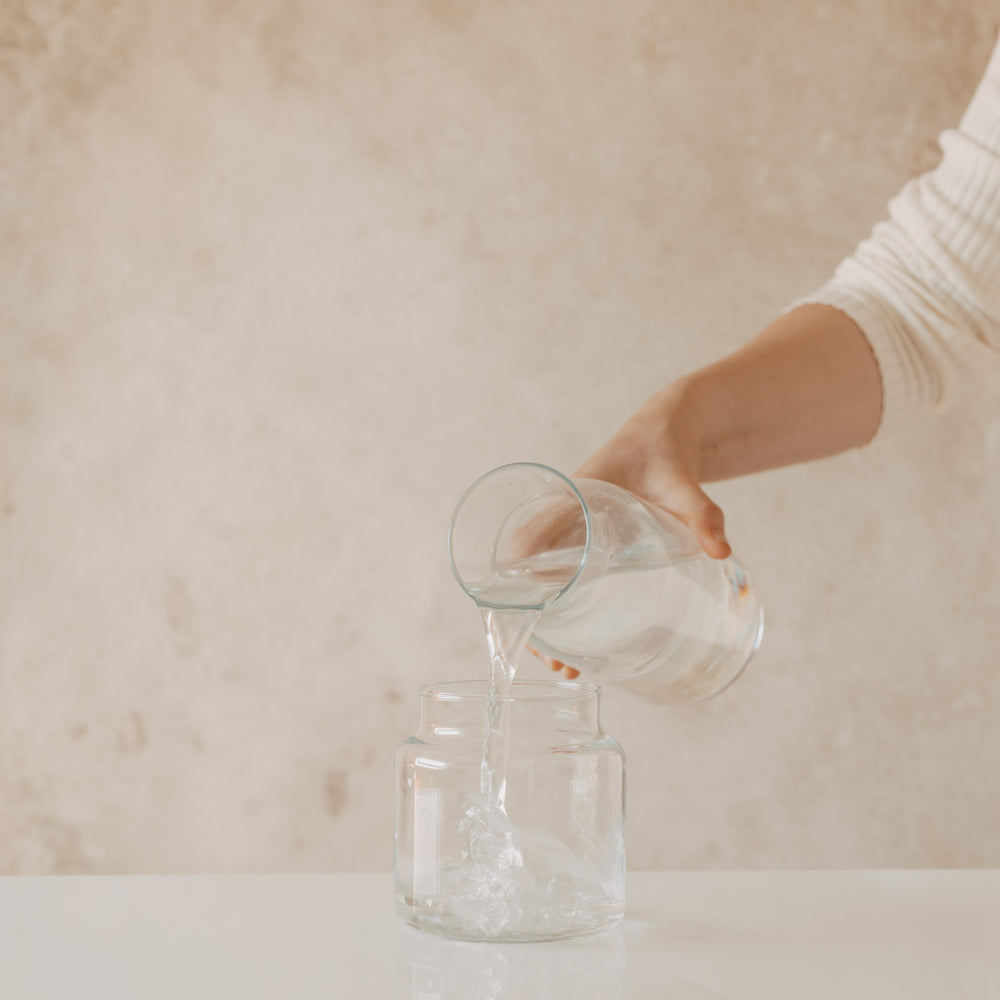 Vase aus Glas mittel Herzen weiß (VE = 6 Stk.)