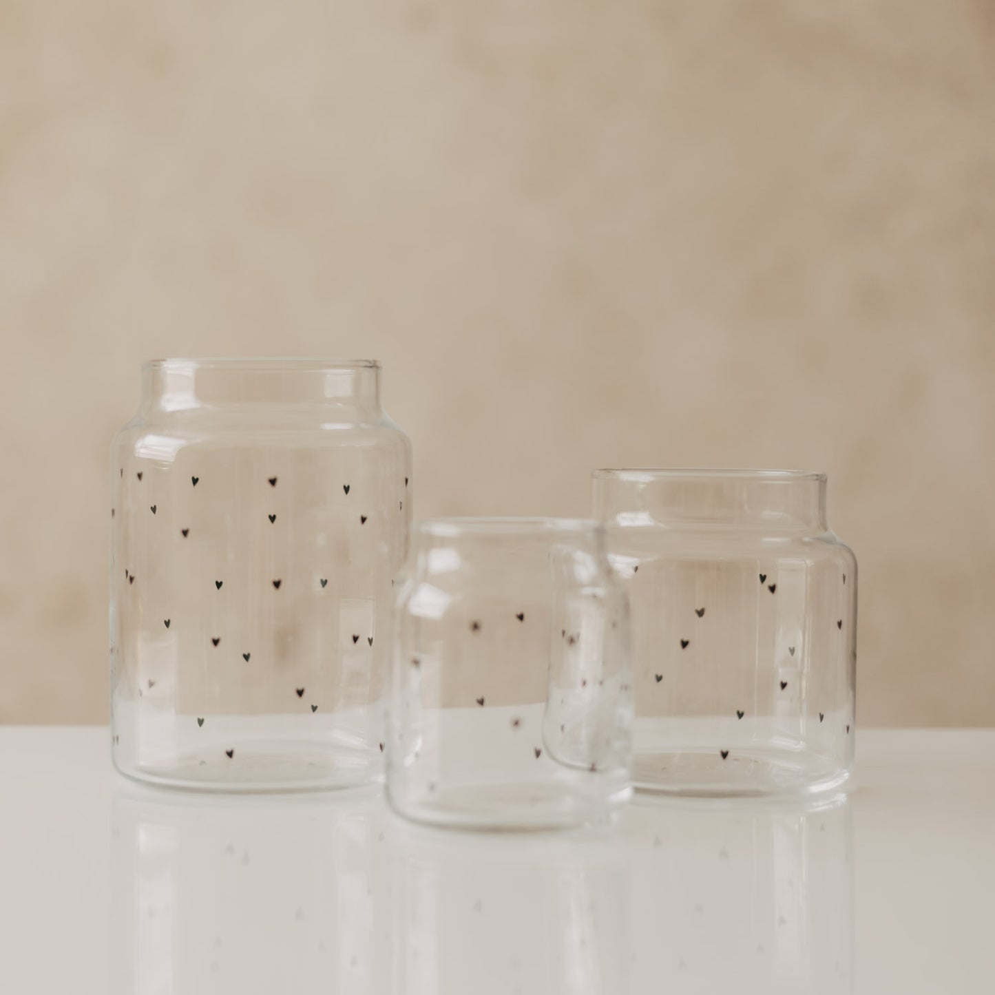 Vase aus Glas klein Herzen schwarz (VE = 6 Stk.)
