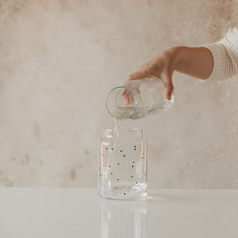 Vase aus Glas groß Herzen schwarz (VE = 6 Stk.)