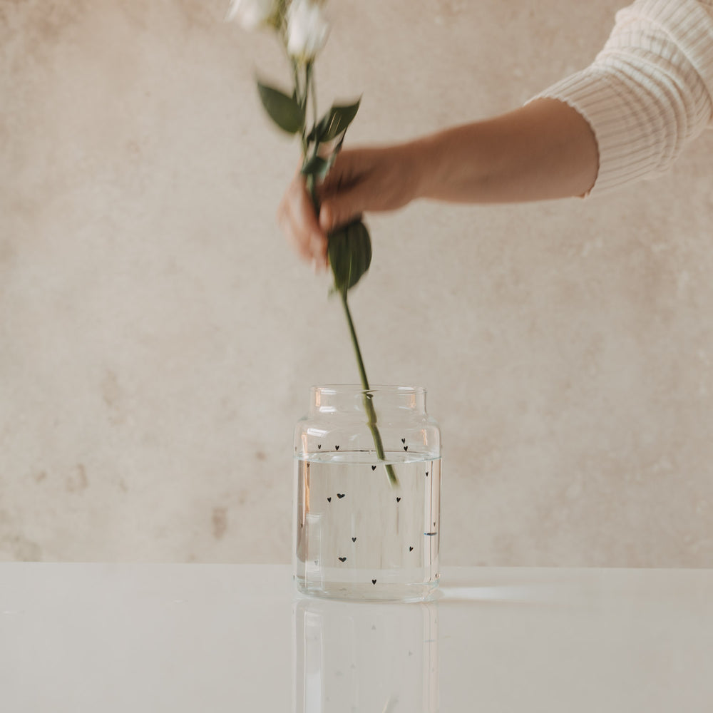 Vase aus Glas groß Herzen schwarz (VE = 6 Stk.)