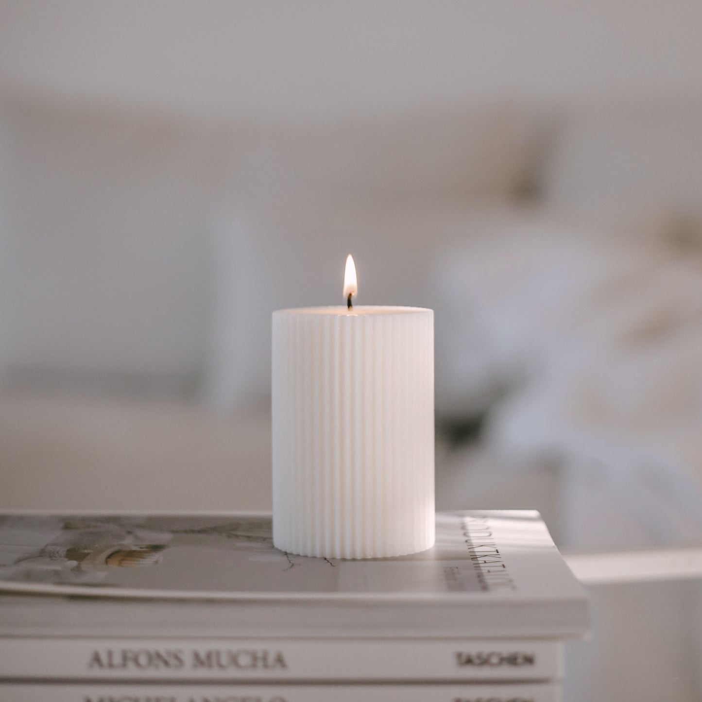Block candle grooves 70 x 100 white (pack = 6 pcs)