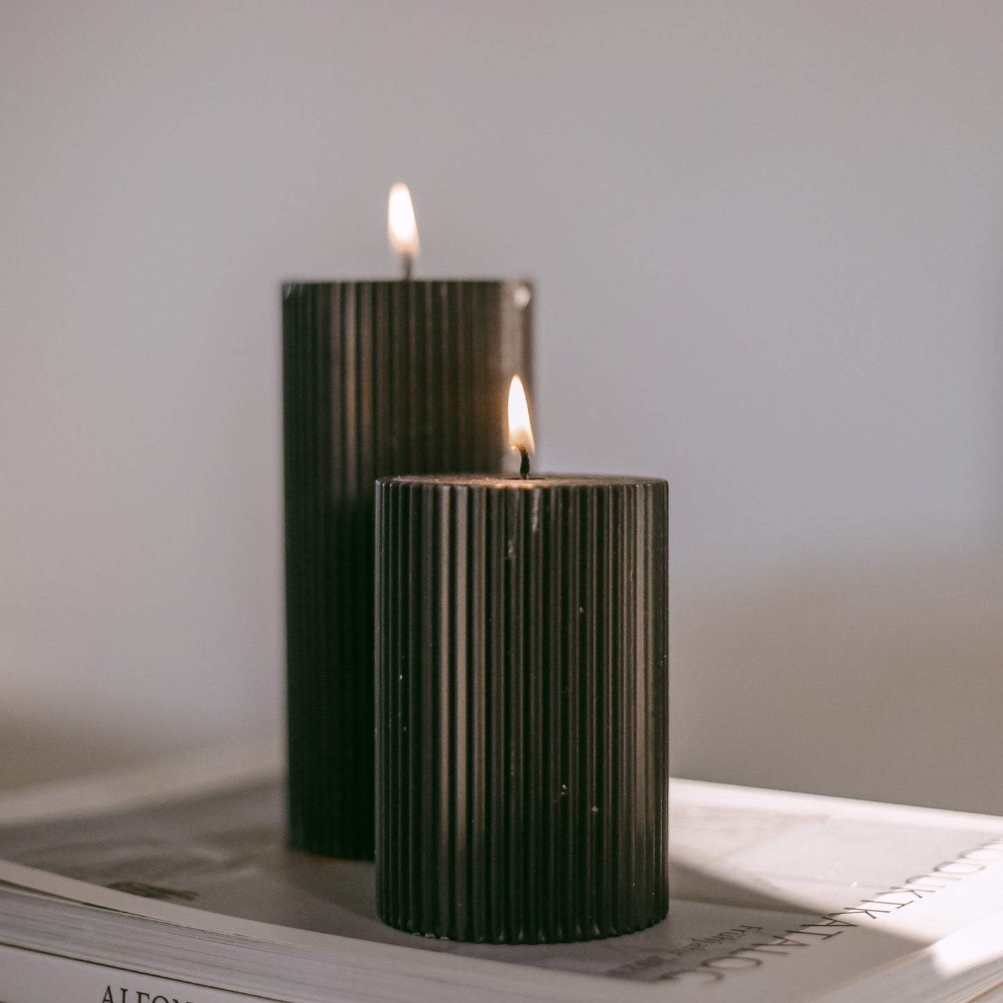 Block candle grooves 70 x 100 black (pack = 6 pcs)