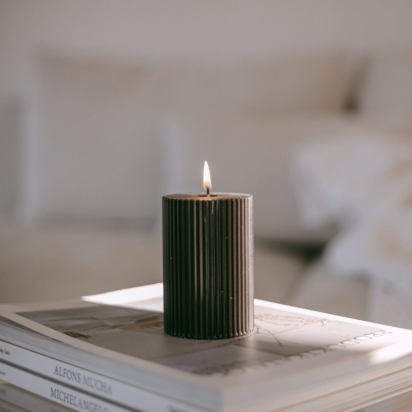 Block candle grooves 70 x 100 black (pack = 6 pcs)