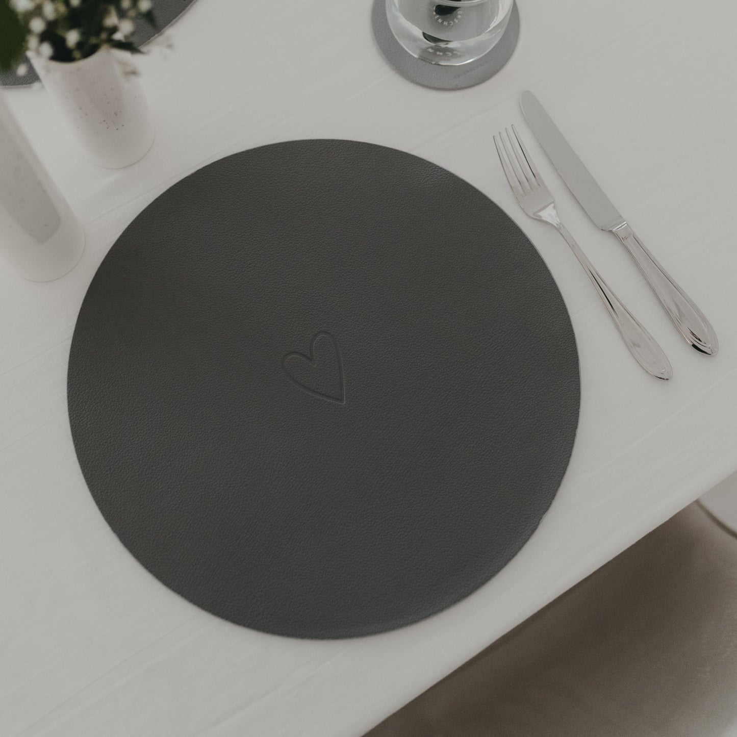Wendbares Platzset Herz Grau (VE = 6 Stk.)
