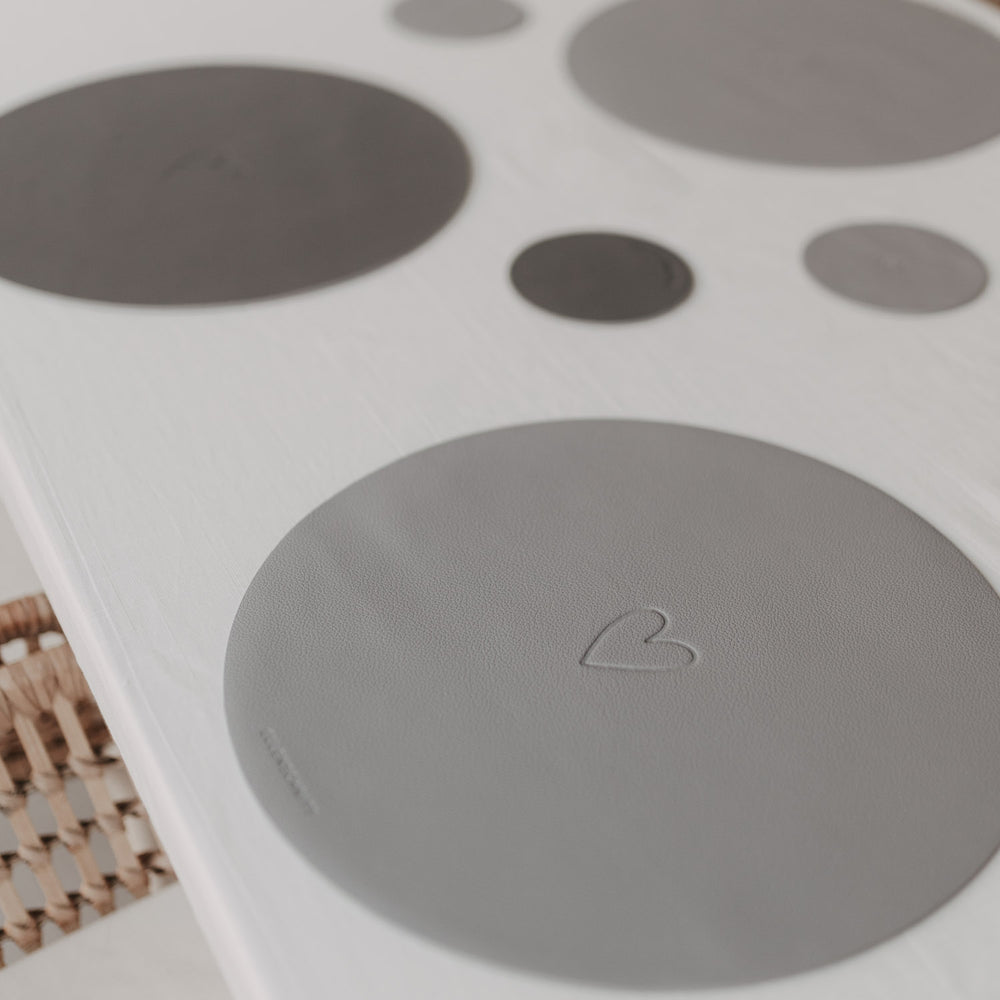 Wendbares Platzset Herz Grau (VE = 6 Stk.)