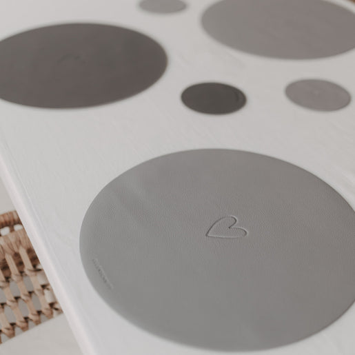 Wendbares Platzset Herz Grau (VE = 6 Stk.)