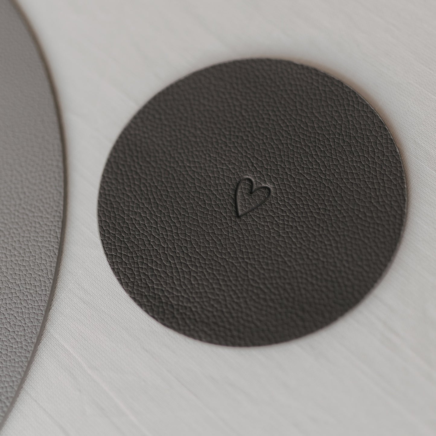 Wendbare Untersetzer Herz 2er Set Grau (VE = 6 Stk.)