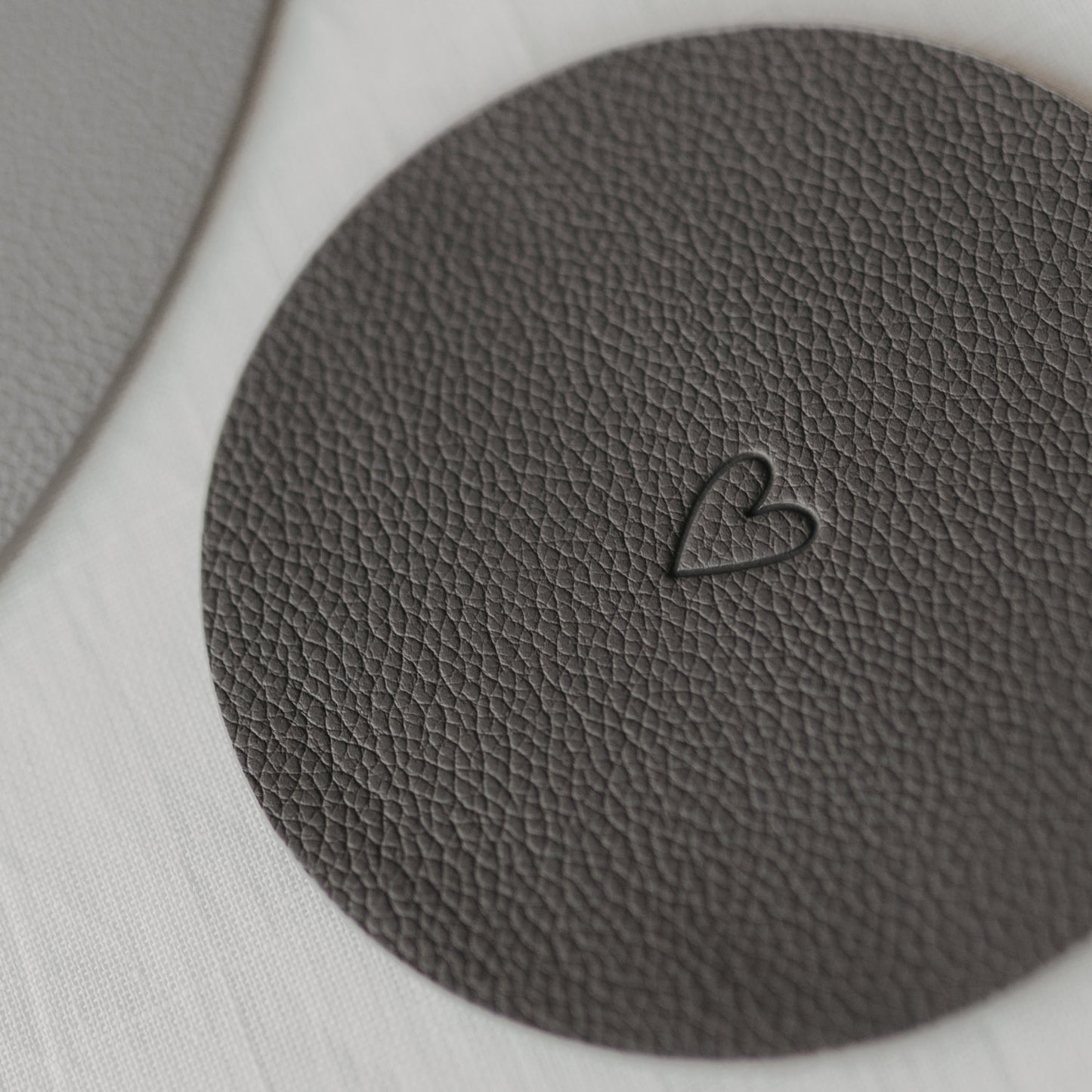 Wendbare Untersetzer Herz 2er Set Grau (VE = 6 Stk.)