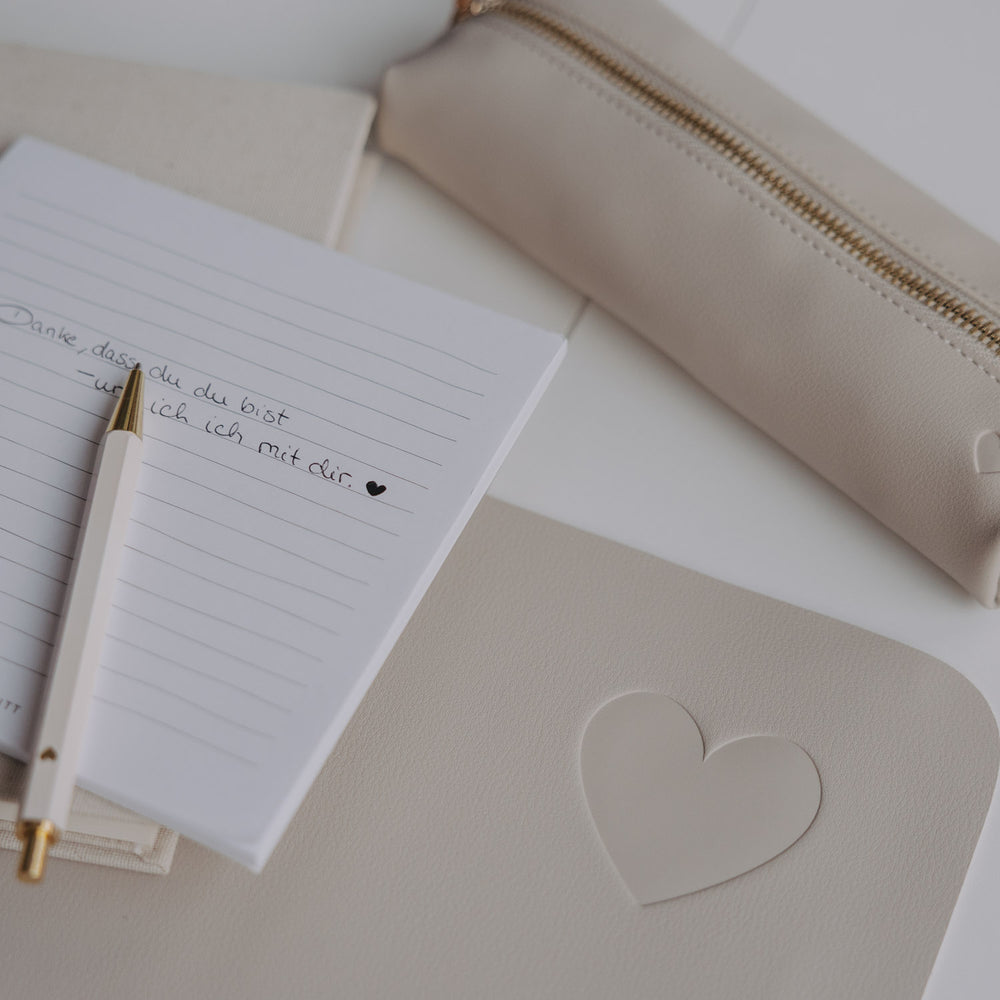 Schreibtischunterlage soft Herz taupe (VE = 6 Stk.)