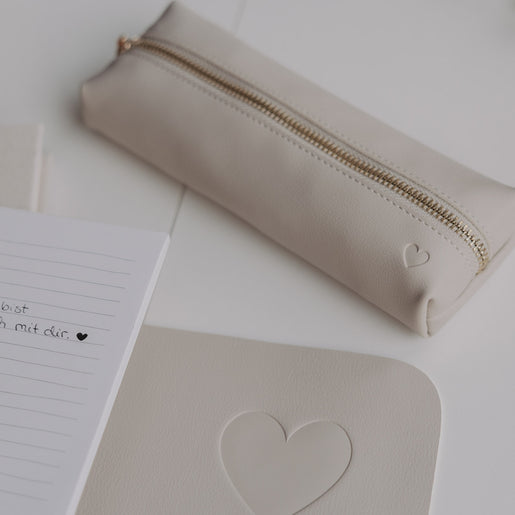 Federtasche Herz taupe (VE = 6 Stk.)