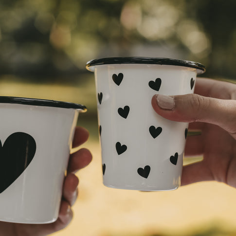 Enamel Becher Hearts (VE = 6 pcs)
