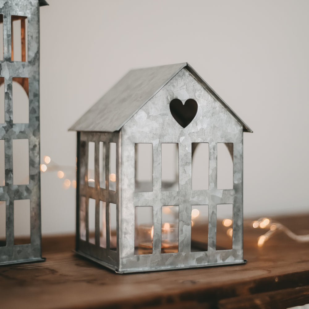 Petite maison en métal argentée (VE = 4 pcs)