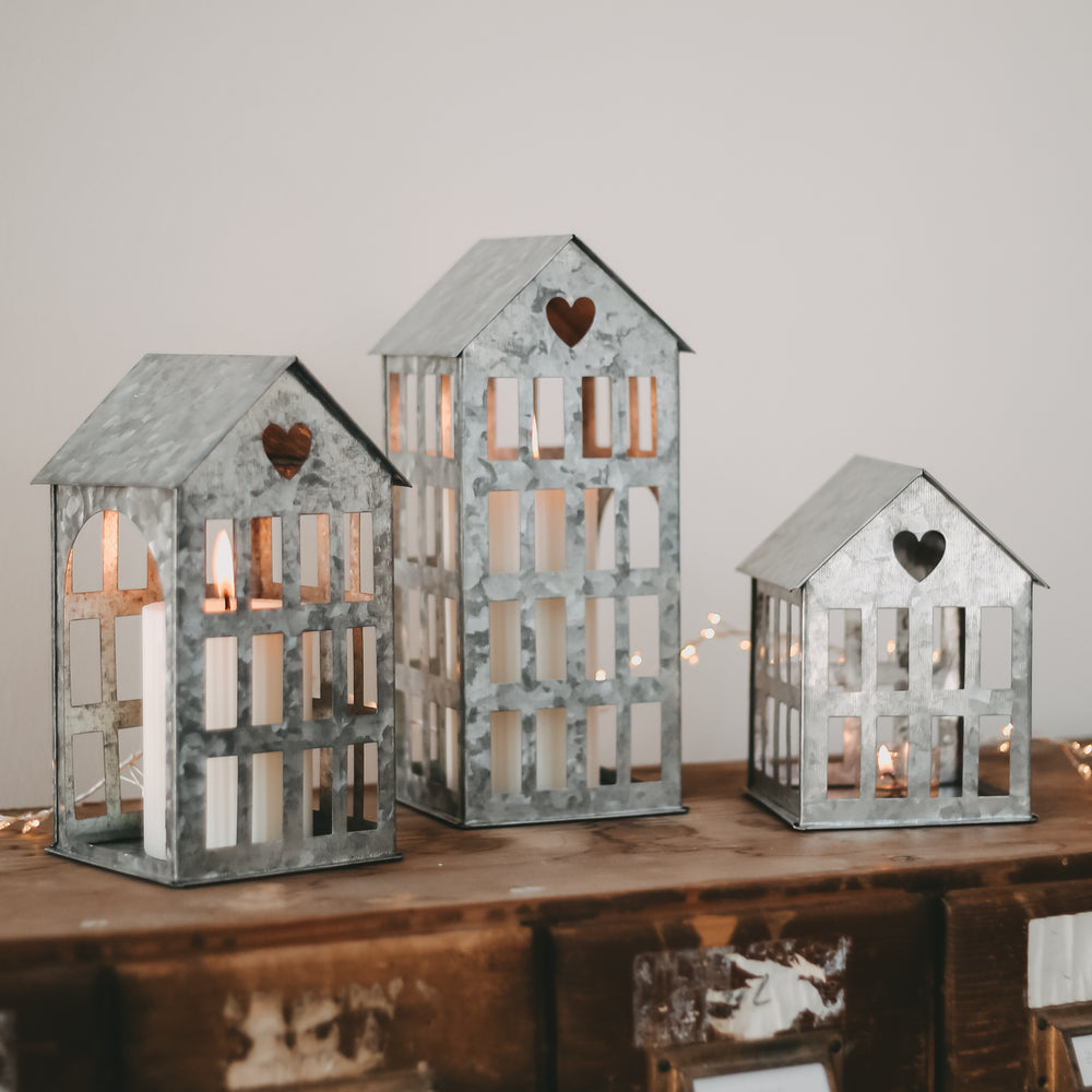 Maison en métal moyenne argent (VE = 4 pcs)