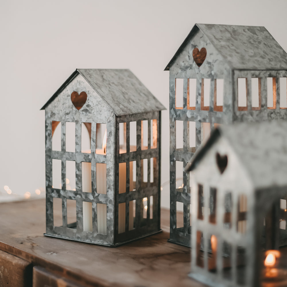 Maison en métal moyenne argent (VE = 4 pcs)