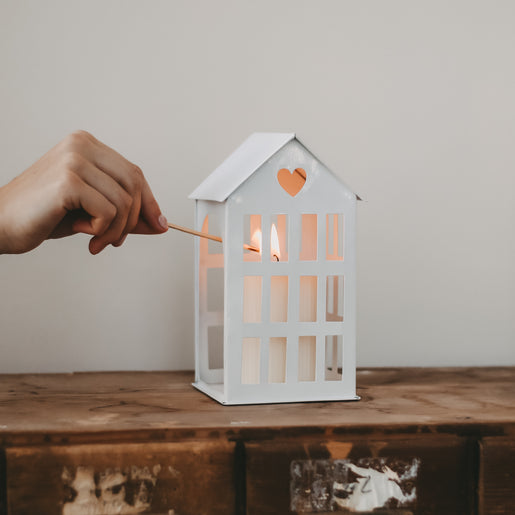 Maison en métal moyenne blanche (VE = 4 pcs)