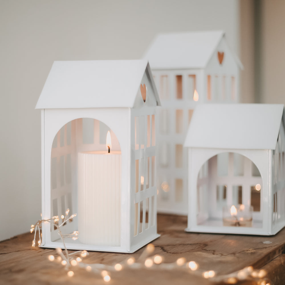 Maison en métal moyenne blanche (VE = 4 pcs)