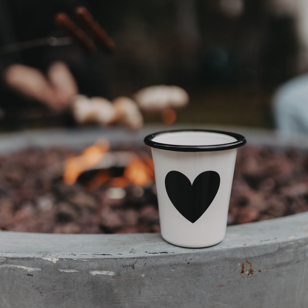 Emaille Becher Herz (VE = 6 Stk)