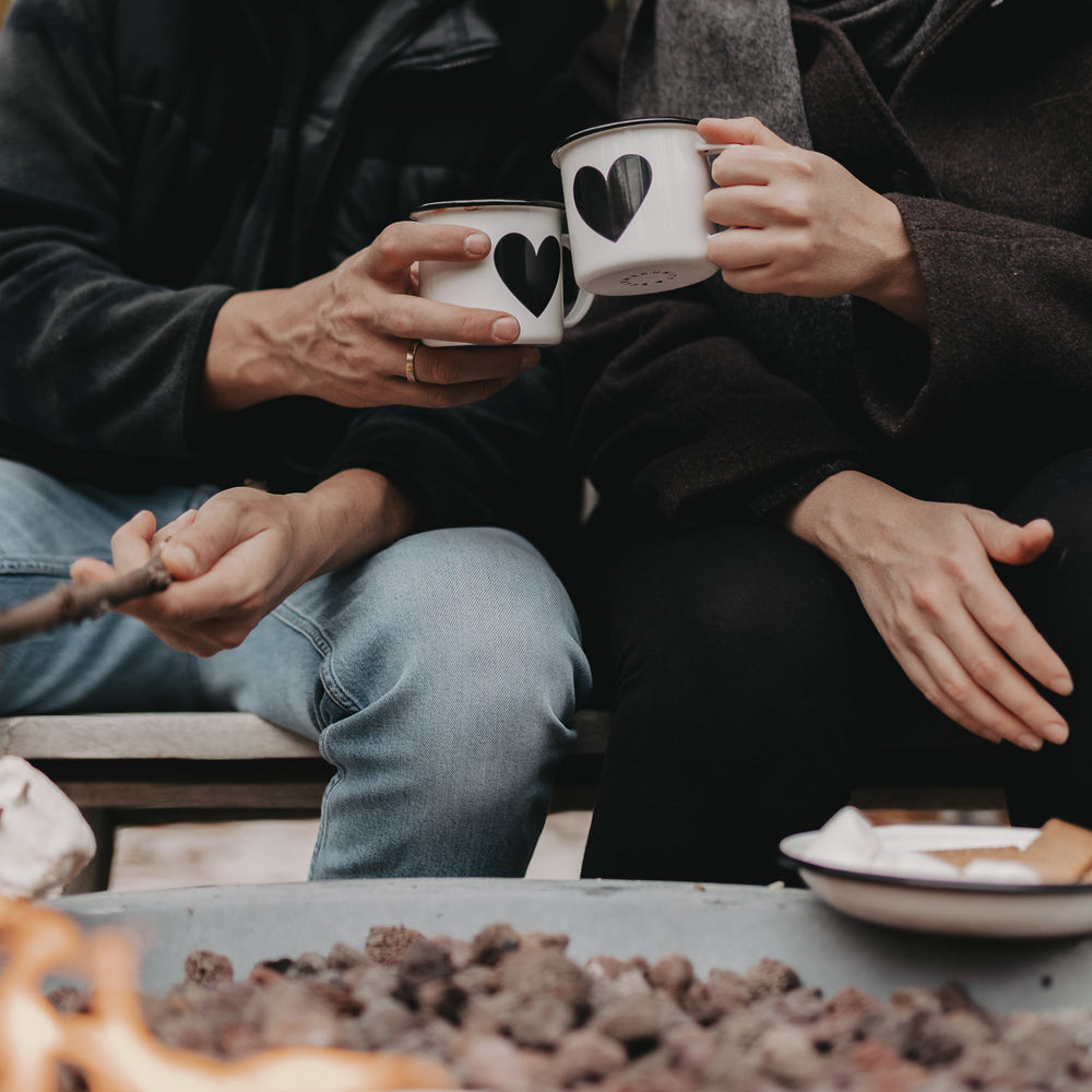 Emaille Tasse Herz (VE = 6 Stk)