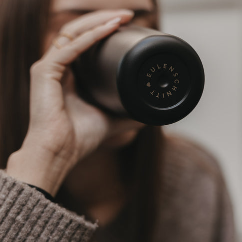 To go Becher Herz schwarz (VE = 4 Stk.)