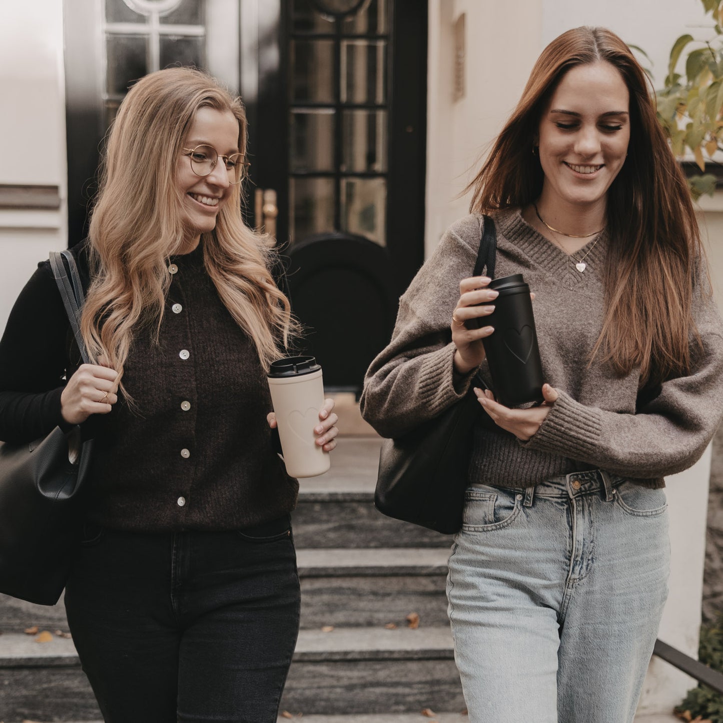 To go Becher Herz schwarz (VE = 4 Stk.)