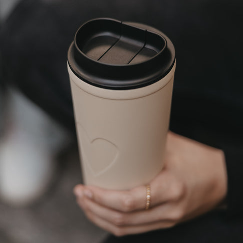 To go Becher Herz creme (VE = 4 Stk.)