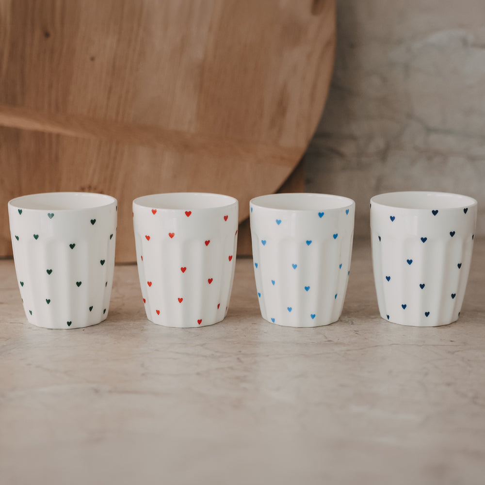Becher kleine Herzen hellblau (VE = 4 Stk.)