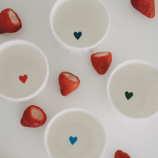 Becher kleine Herzen hellblau (VE = 4 Stk.)