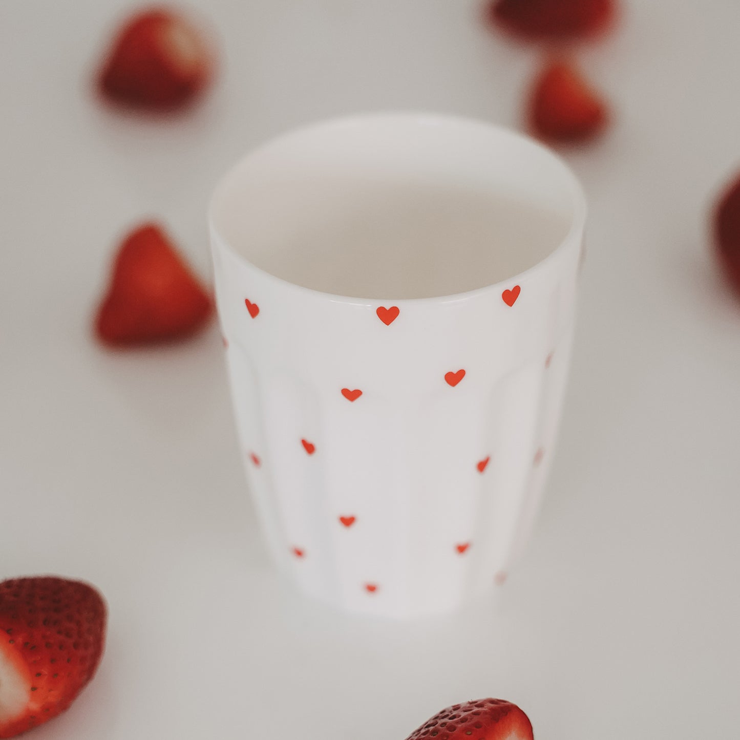 Becher kleine Herzen rot (VE = 4 Stk.)
