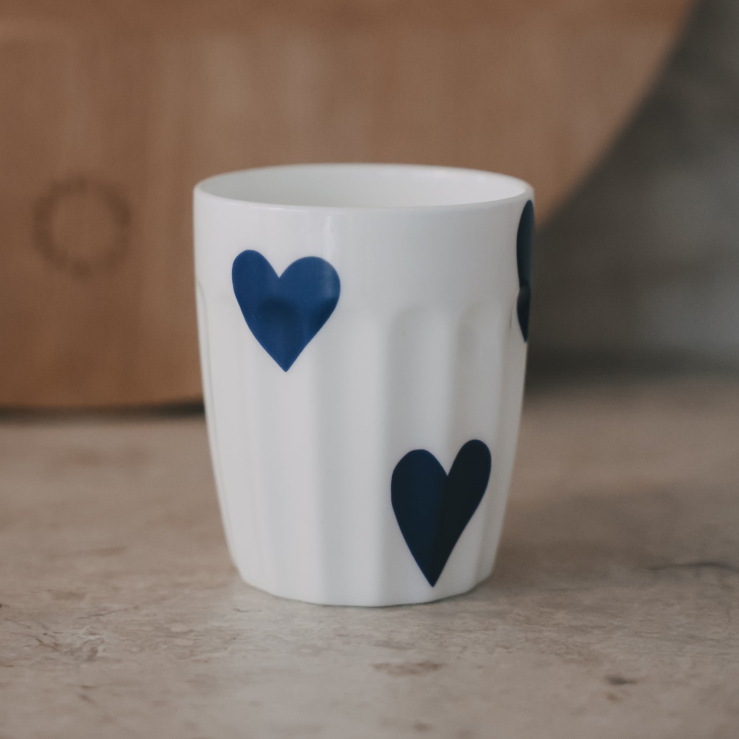 Becher große Herzen dunkelblau (VE = 4 Stk.)