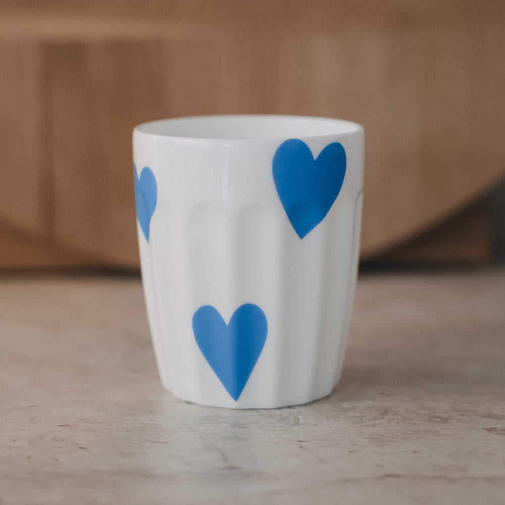 Becher große Herzen hellblau (VE = 4 Stk.)