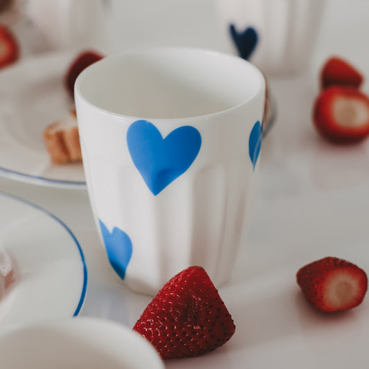 Becher große Herzen hellblau (VE = 4 Stk.)