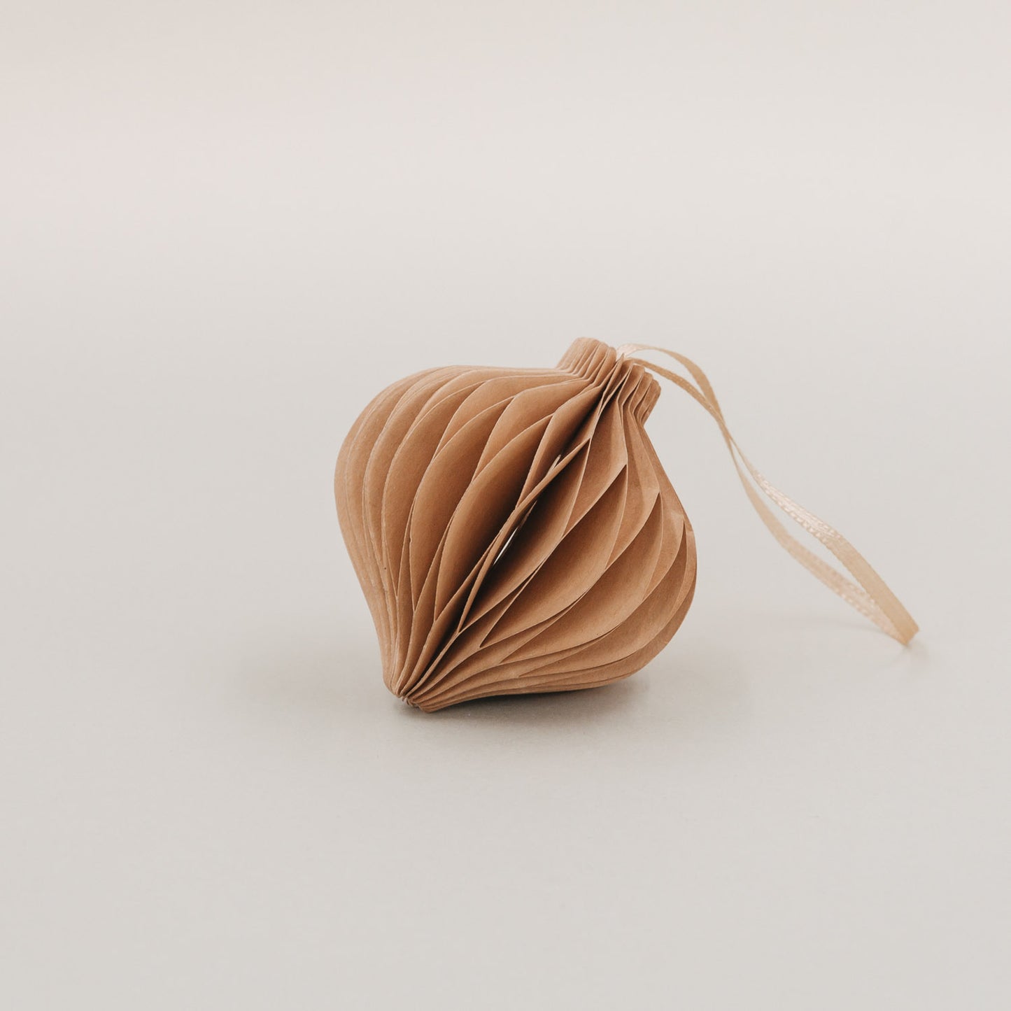 Étiquettes en papier lot de 3 7cm marron (VE = 6 pcs.)