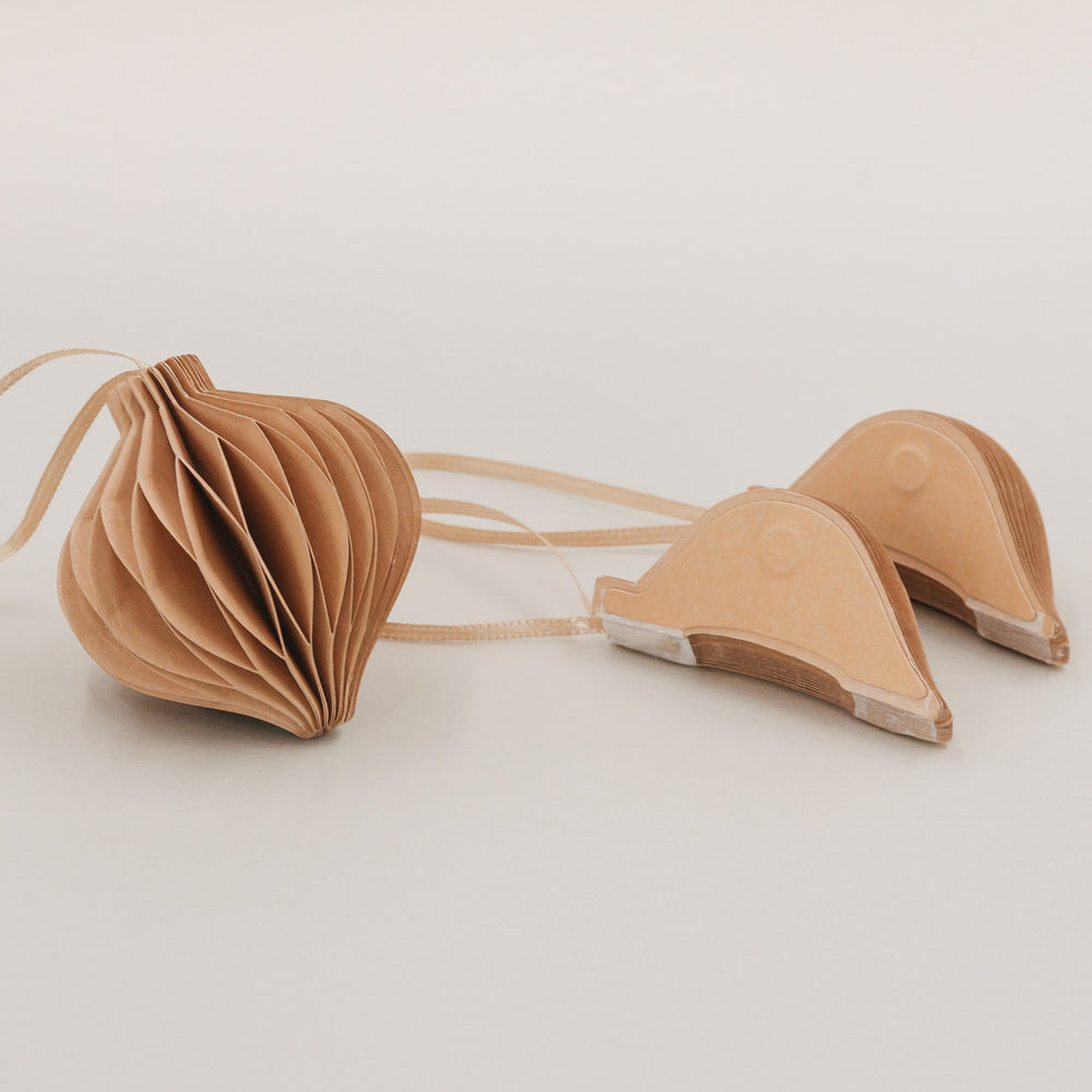 Étiquettes en papier lot de 3 7cm marron (VE = 6 pcs.)