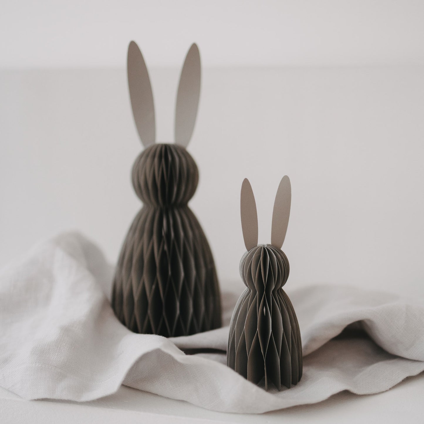 Papierhasen 2er Set grau (VE = 6 Stk.)