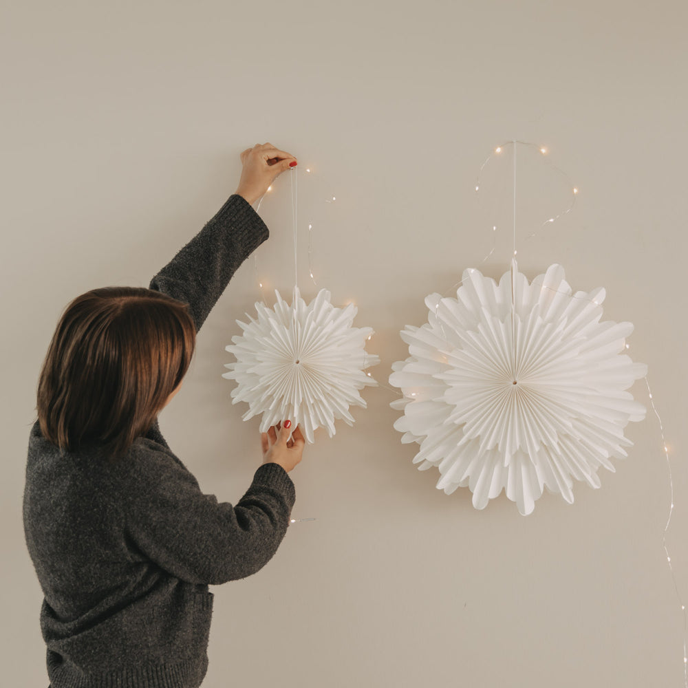 Papieranhänger Schneeflocke 30cm natur (VE = 4 Stk.)