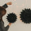 Papieranhänger Schneeflocke 30cm schwarz (VE = 4 Stk.)