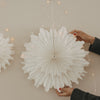 Papieranhänger Schneeflocke 45cm natur (VE = 4 Stk.)