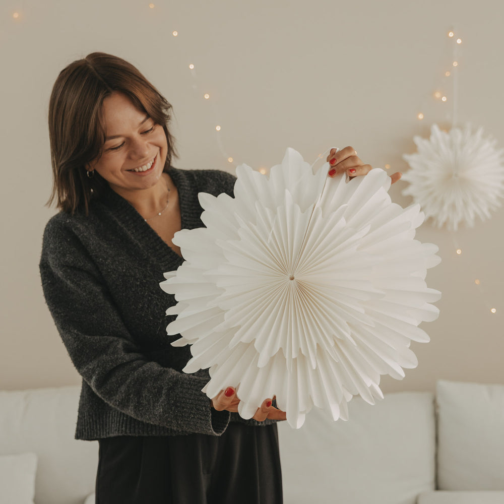 Papieranhänger Schneeflocke 45cm natur (VE = 4 Stk.)
