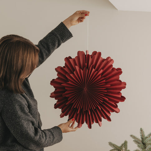 Papieranhänger Schneeflocke 45cm dunkelrot (VE = 4 Stk.)
